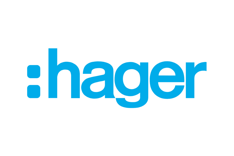What are the requirements for disconnecting all live conductors? | Hager